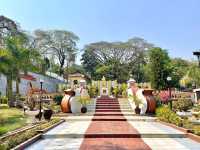 อนุเสาวรีย์พระเจ้าบุเรงนอง ท่าขี้เหล็ก, พม่า