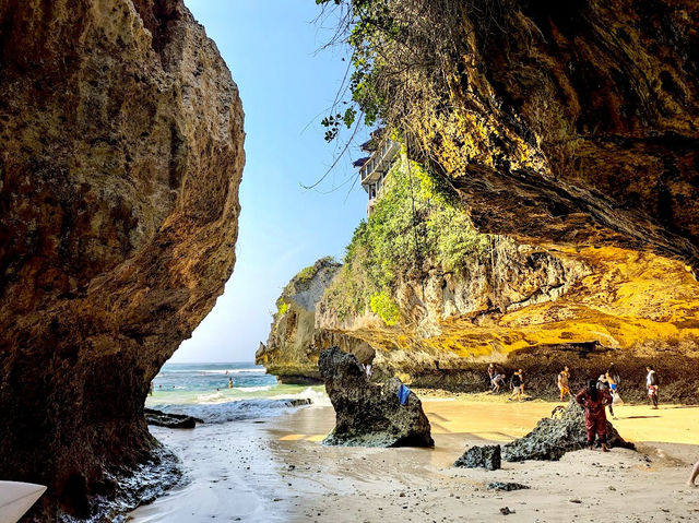 Uluwatu Beach