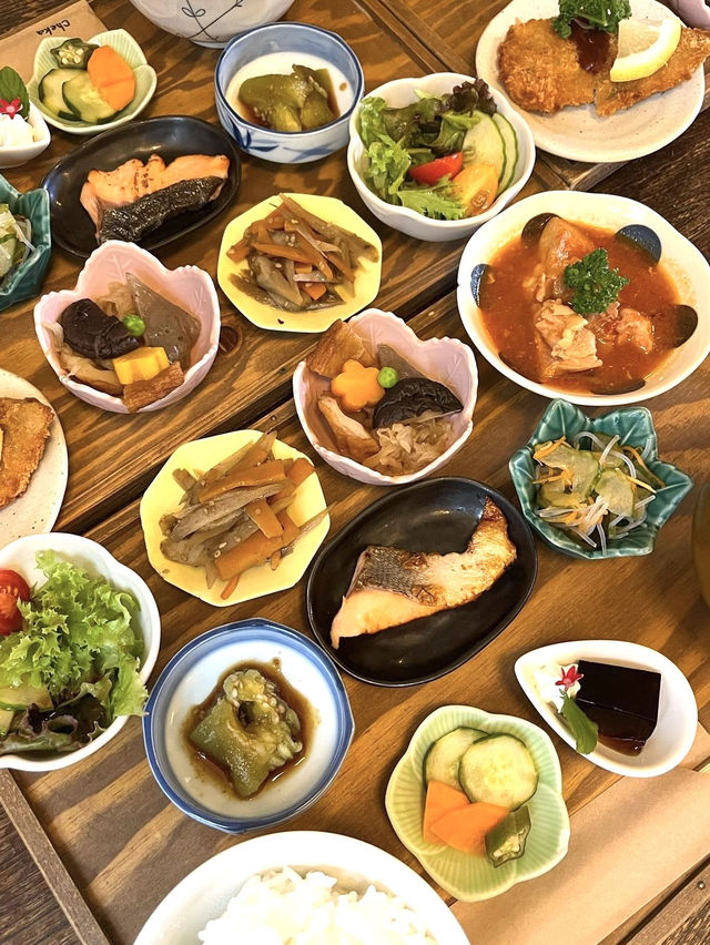 【福岡カフェ】門司港レトロ♪ちょこちょこした小鉢いっぱいのランチが人気のお店🥢