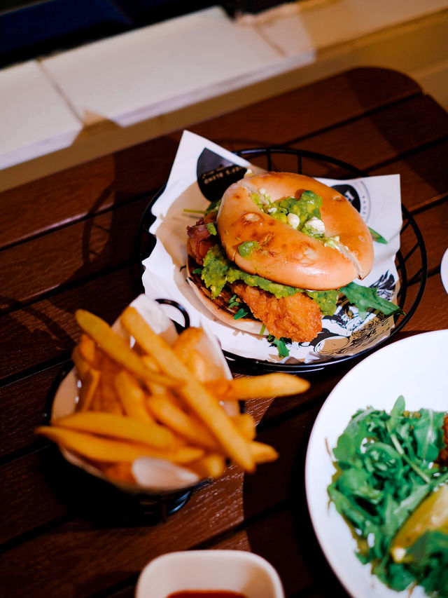 【R&R Bagels】鰂魚涌美式餐廳，happy hour飲品抵飲🍻
