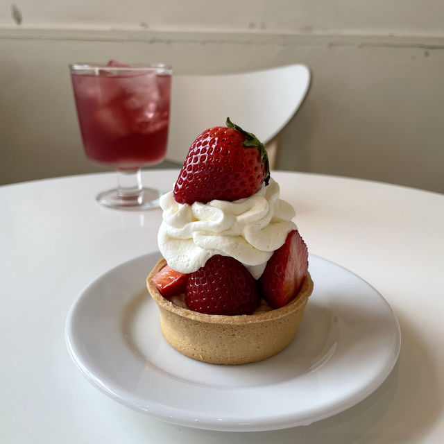 【福岡カフェ】可愛らしいいちごのフリルタルト