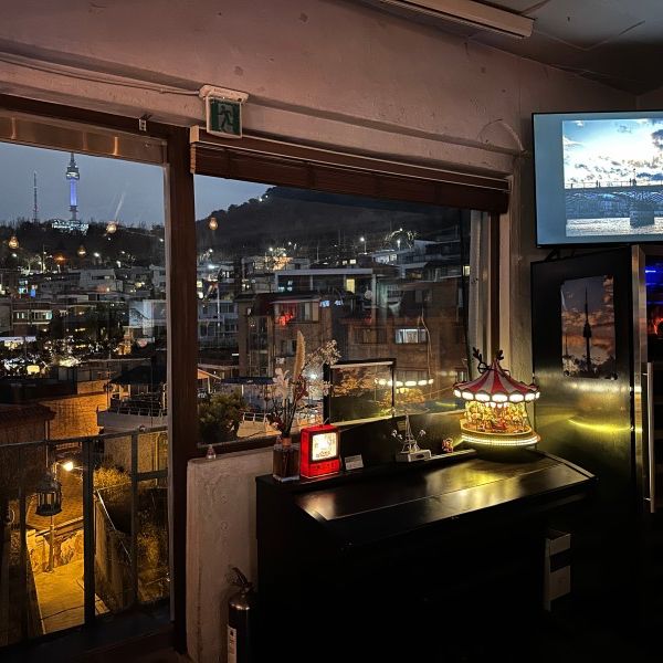 경리단길 '이태원 포토' 남산뷰가 있는 Foto Studio Wine Bar | 트립닷컴 서울