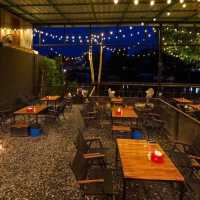 🥩Hideout Chill&Grill เป็นร้านอาหารริมแม่น้ำน่าน