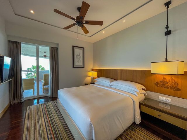 🏢 Hilton Hua Hin Resort and Spa