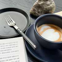 [송리단길] 대화하기에 좋은 커피와 디저트가 있는 신상카페