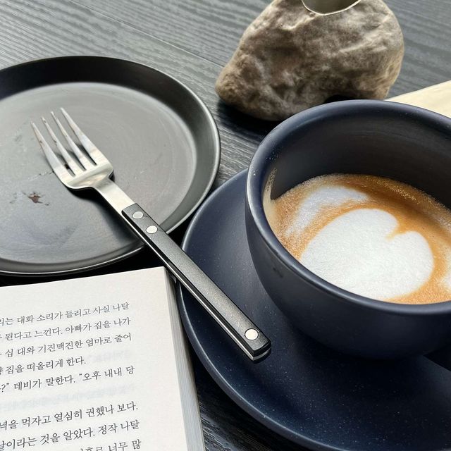 [송리단길] 대화하기에 좋은 커피와 디저트가 있는 신상카페