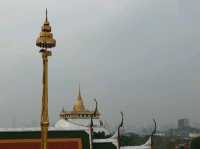 ขึ้นโลหะปราสาท..กราบพระบรมสารีริกธาตุ