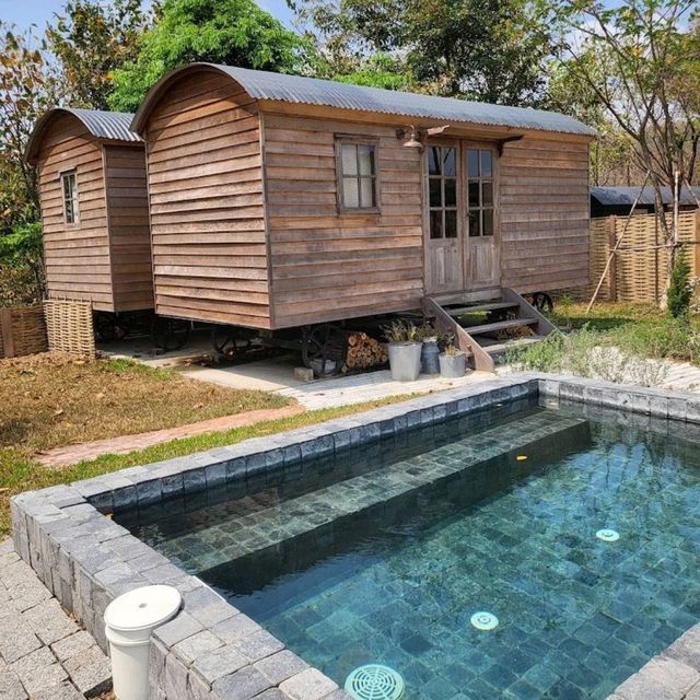 🏡 The Treat Farm Hotel  🏡