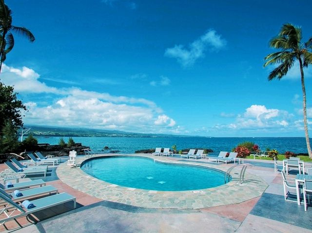 🌊 Ocean Views at Grand Naniloa Hotel