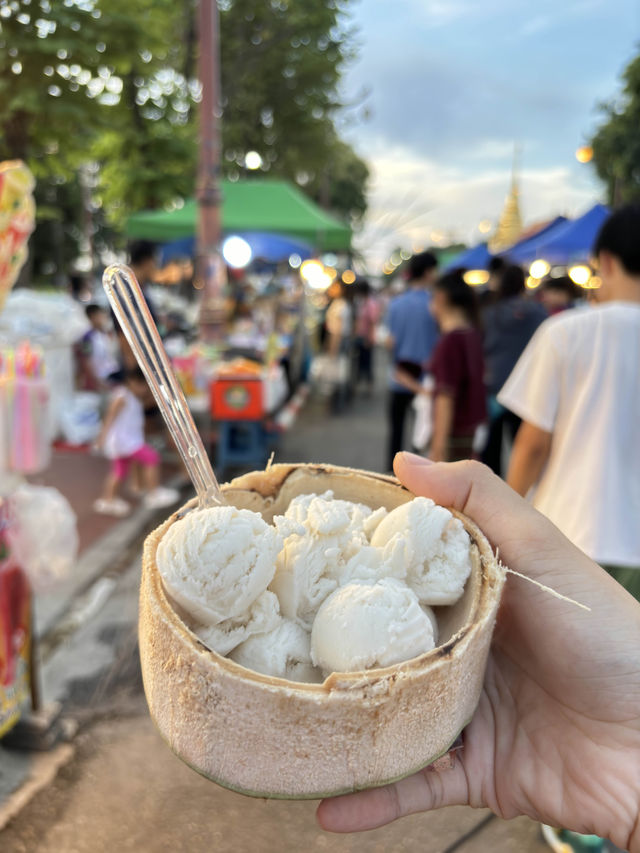 ถนนคนเดินข่วงเมืองน่าน