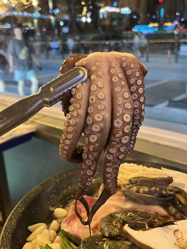 여수 밤바다를 보며 삼합을 먹을 수 있는 맛집 돌문어 상회