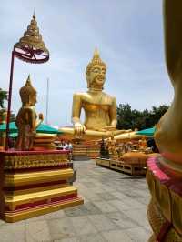 ไหว้พระใหญ่ เขาพระตำหนัก