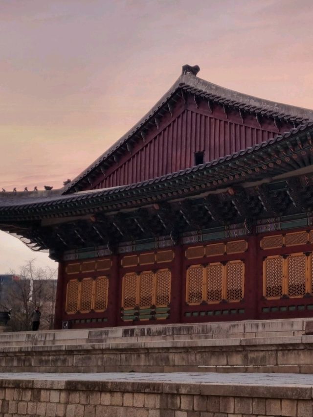 노을질 무렵의 덕수궁