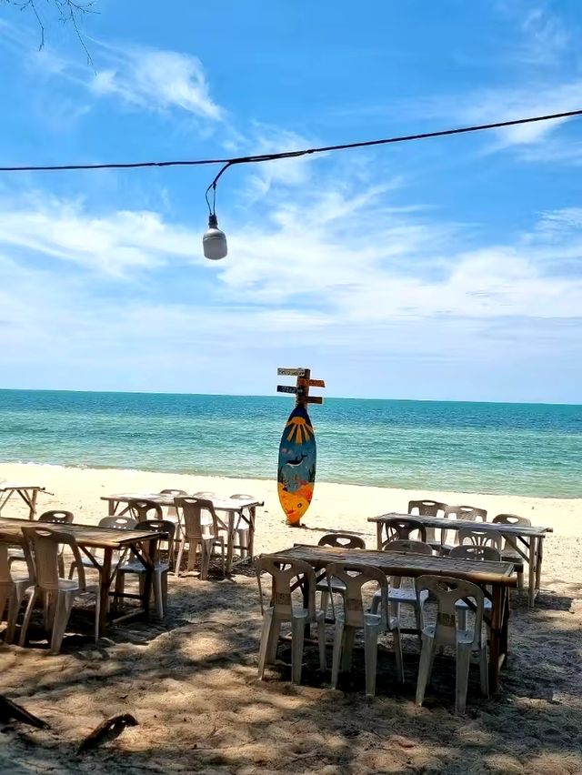 A RELAXING STOP AT NA THAP BEACH