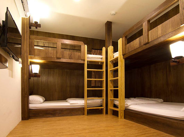 Mr. Lobster's Secret Den design hostel
