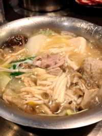 北投丰明殿🍲｜當月壽星幾歲就送幾隻蝦🦐的中高價選擇多樣火鍋