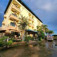 ริทชี่เฮ้าส์ Ritzy House Hote