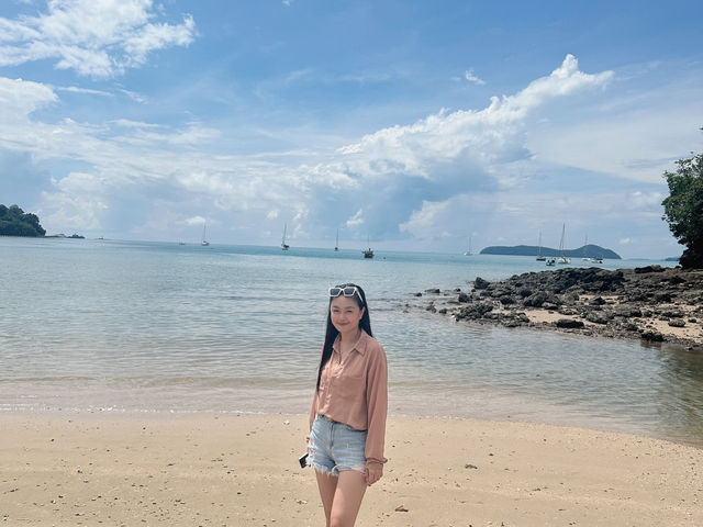 อ่าวยน หาดลับของภูเก็ต