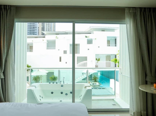 Prima Hotel Pattaya ที่พักคุมโทนสไตล์มินิมอล 