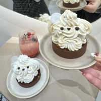 可愛すぎる！ワンちゃんケーキ