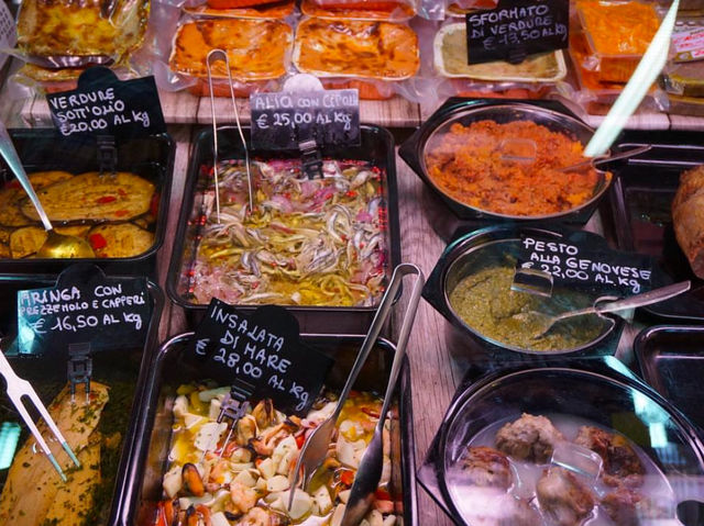 【イタリア・ピエンツァ】旧市街にある肉屋でキアナ牛を買う