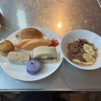 JW Marriott Singapore, Where Art and a Getaway Meet 