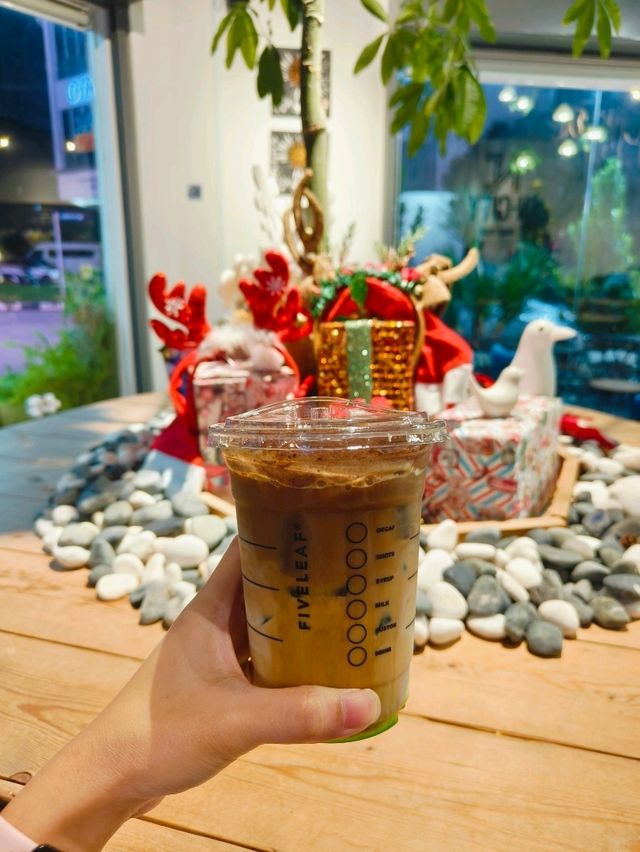 Brewing Festive Cheer: Christmas at Five Leaf Café