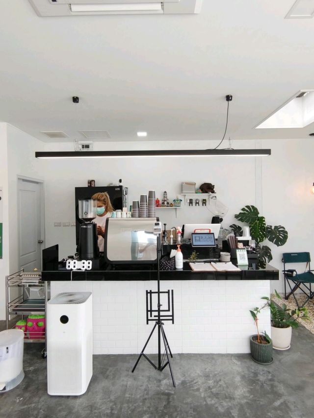 LITTLE PANTRY คาเฟ่พุทธมณฑล นครปฐม