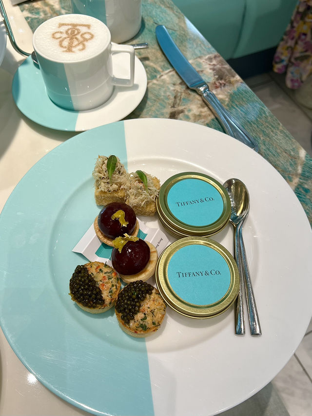Luxury afternoon tea at Tiffany🩵