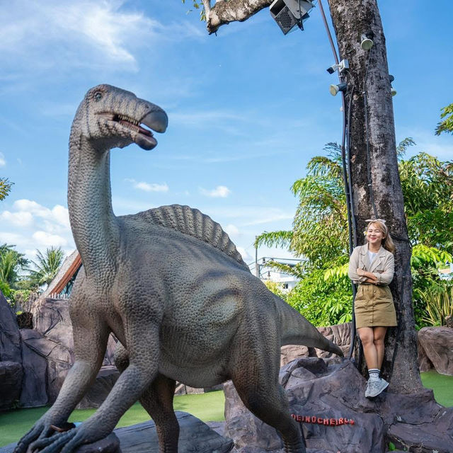 ไป 📸 กับไดโนเสาร์ล้านปี 🦖🦕ที่ภูเก็ตนี่เอง 🥰