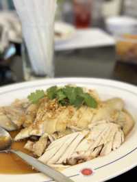 มื้อเย็นที่ นิว แทรเวิลลอด์จ