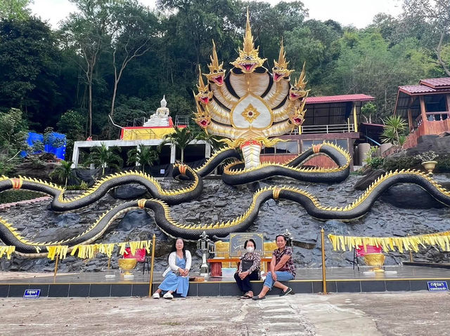 พญานาคมุจลินท์นาคราช วัดถ้ำแสงทิพย์