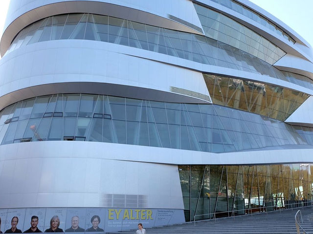 Mercedes-Benz Museum เมือง Stuttgart เยอรมัน