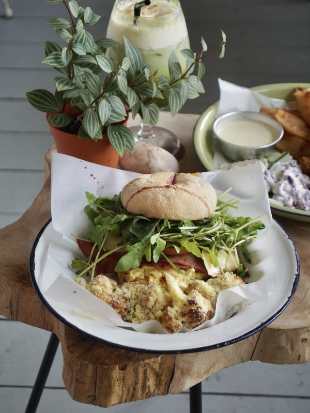 This JB Secret Garden Café is Just a Short Walk from CIQ