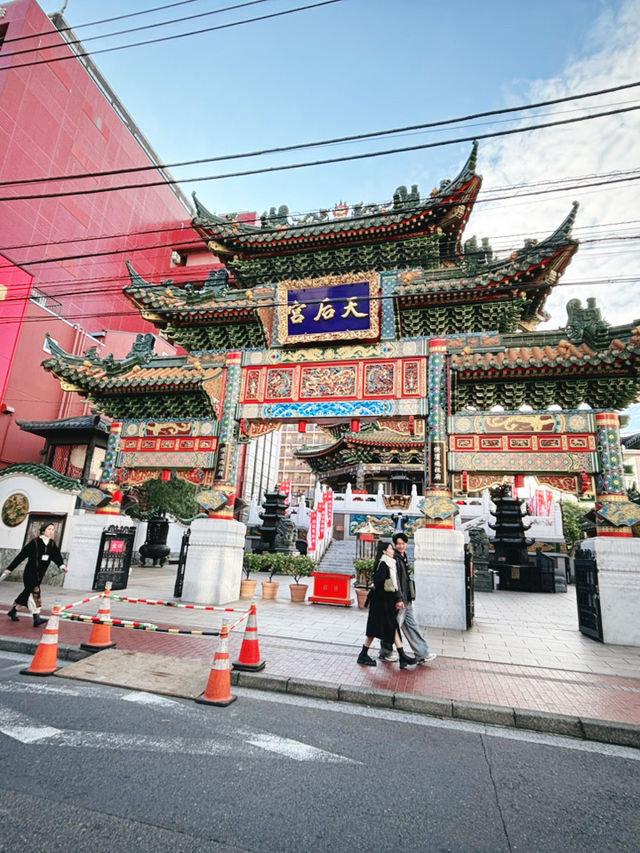  豪華絢爛な門が迎える✨横浜中華街の入口へ！