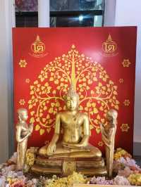 ไหว้พระพุทธไตรรัตนายกที่วัดพนัญเชิง
