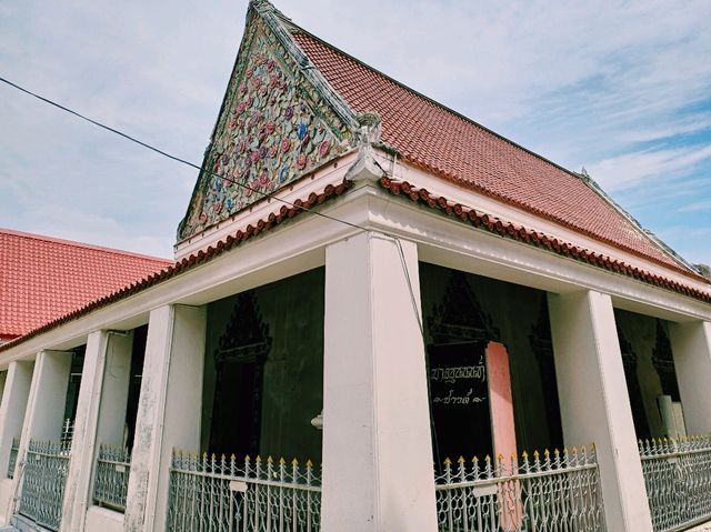 泰國曼谷湄南河畔著名古跡寺廟景點：Wat Bang Khun Non，依河而建，湄南河秀麗風光，暹羅文化藝術風格建築，適合打卡拍照📸冥想