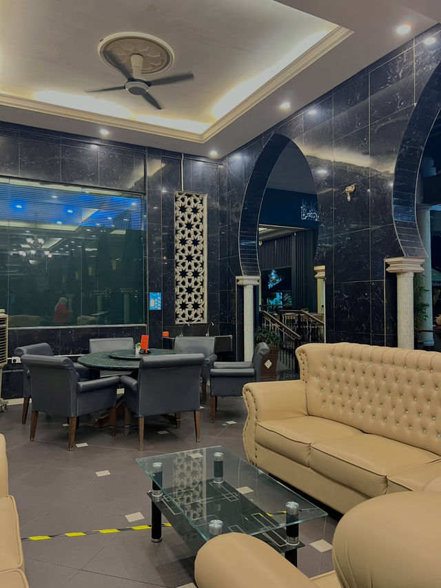 Penang’s Hidden Gem for Fish Head Curry – Restoran & Hotel Pen Mutiara