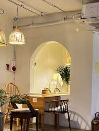 Whimsical Seaside Café in Huinnyeoul Busan: Cozy Vibes & Cute Decor! 🐻