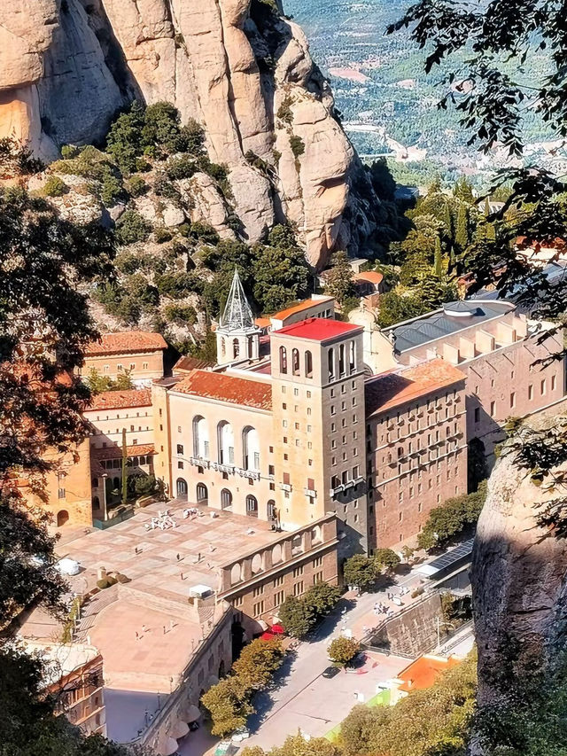 ⛰️ バルセロナ近郊の隠れた名所！1時間で行ける絶景スポット 🌿