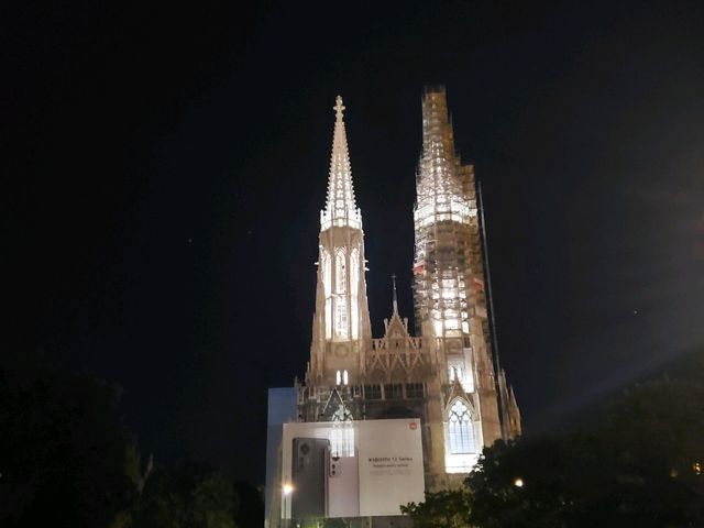 [🇦🇹ウィーン] ウィーンの夜景と夜のオペラハウス — 音楽と美しい景色に包まれる夜