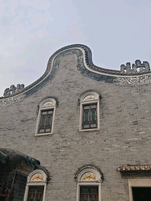 Exploring Tradition at Foshan Ancestral Temple: A Journey Through Time