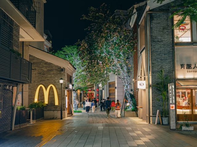 Yongqing Fang (永庆坊) – A Cultural Revival in Guangzhou