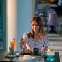 โรงแรมวิวทะเล สระว่ายน้ำสองสระ พัทยา