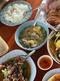 ส้มตำเจ๊ลักษณ์ แหลมสิงห์ จันทบุรี