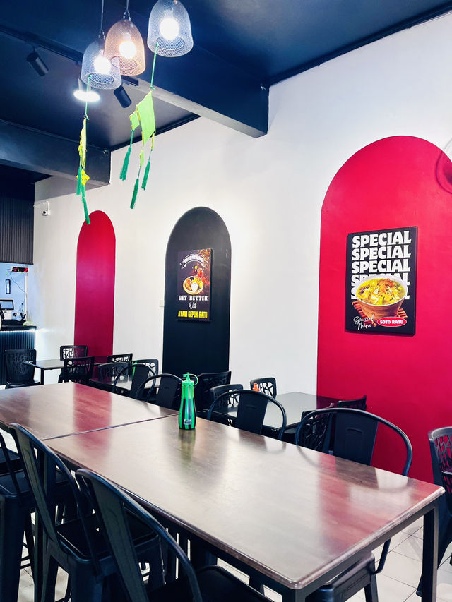 Ayam Gepuk Ratu: Bold Flavors, Local Roots, and a Sustainable Touch 