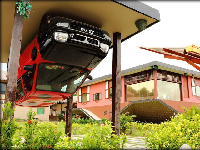 🏡 *Rumah Terbalik Tamparuli: Sabah’s Quirkiest Upside-Down Adventure!🙃