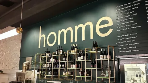 🇦🇺 European-style wine bar, a stylish bar in a retail space — traveler post in Highgate