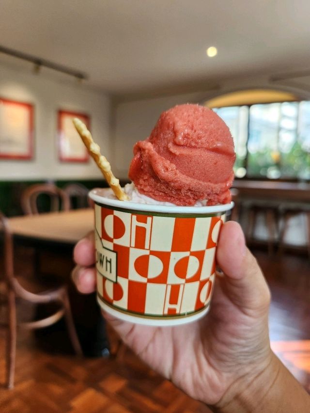 Hometown Gelato& Coffee Samyot