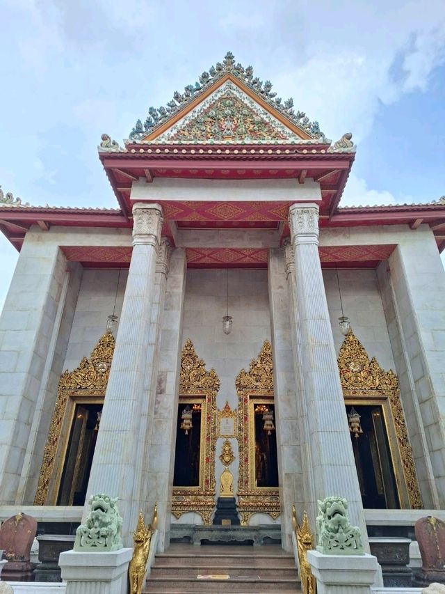 กราบ🙏พระพุทธชินสีห์และพระสุวรรณเขต